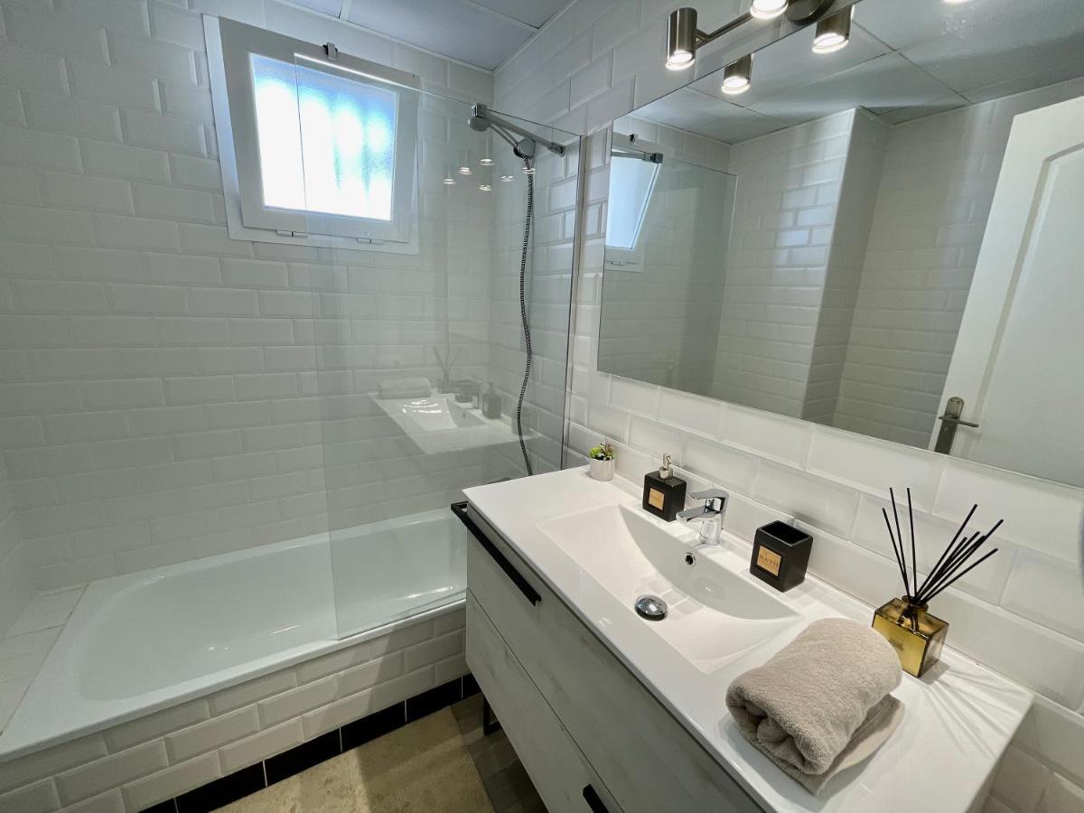 Hill Sea View Apartment マニルバ エクステリア 写真